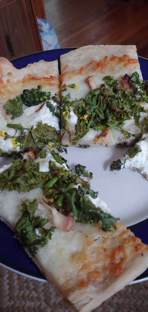 How to Make Homemade Pizza with Vegetables from the Farmer's Market